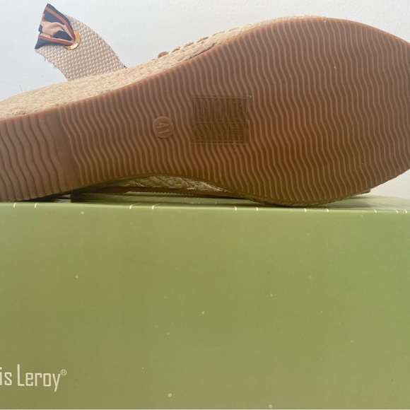 Wedge espadrilles with a leopard print ankle tie - Picture 4 of 8